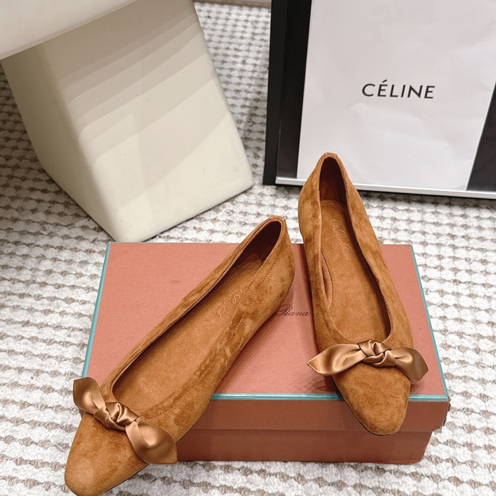 Loro Piana Suede Knot-Bow Pointed Flats in Cognac Tan - Picture 4 of 9